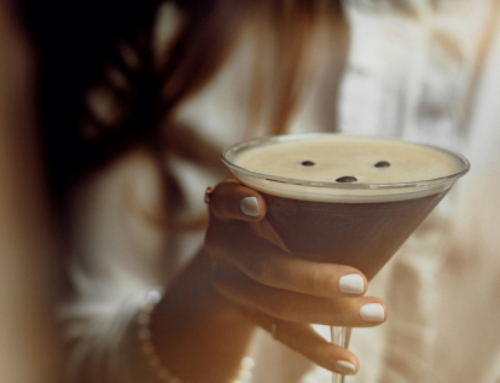 Alcohol & koffie bij acne, wel of niet doen?